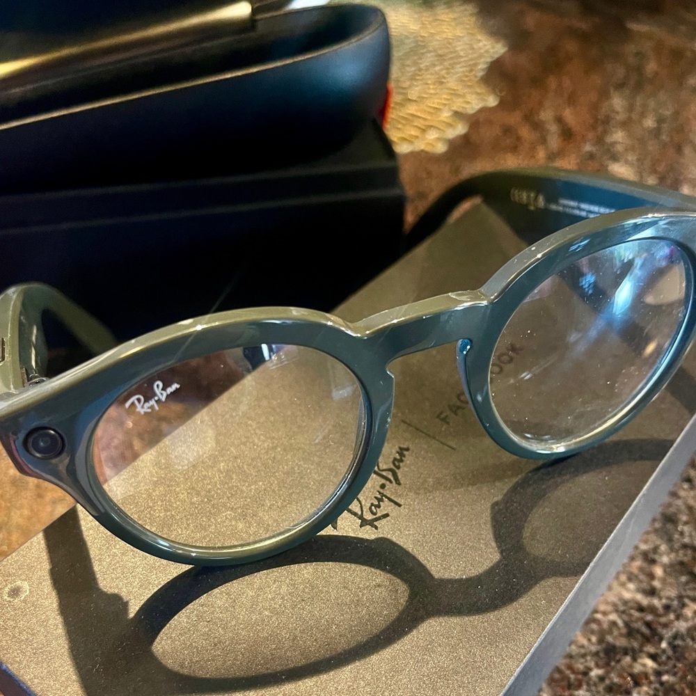 Ray-Ban Stories Meta Smart Glasses-Grey